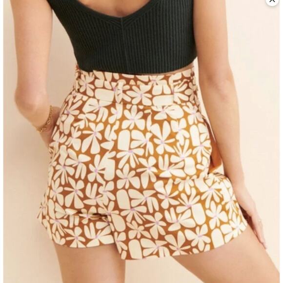 Hutch High-Waisted Pleated Daisy Shorts - Picture 2 of 8